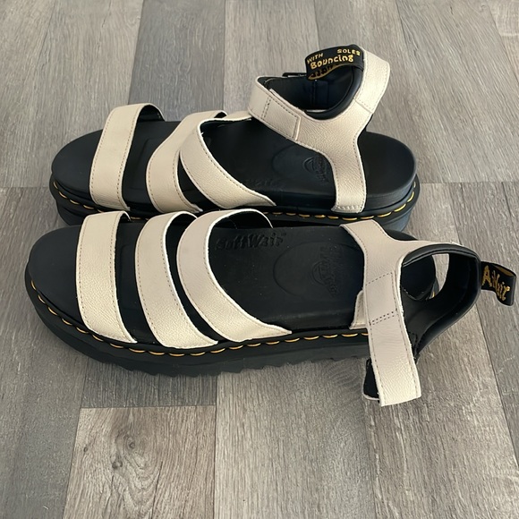 Dr. Martens Blaire Hydro Women's Sandal - Picture 7 of 12